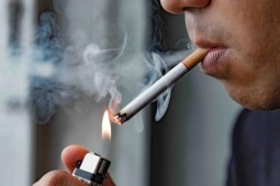 Mỗi ngày hút 2 bao thuốc lá, người đàn ông bị nhồi máu cơ tim