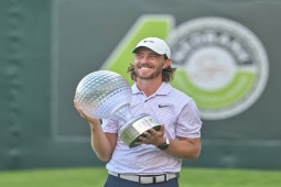 Kịch tính giải golf Travelers Championship: Bradley đánh bại vua về nhì Tommy Fleetwood
