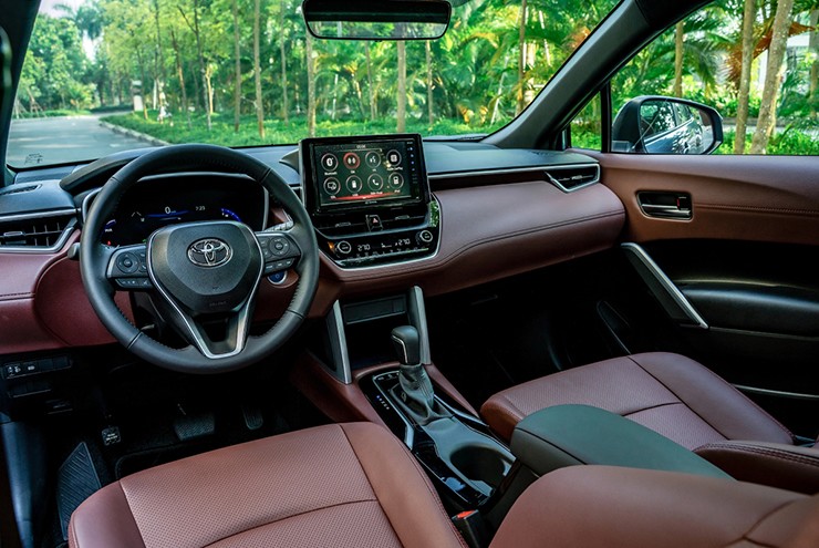 Trải nghiệm lái của Toyota Corolla Cross với nhiều người là 