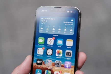 iPhone sang chảnh một thời nay giá hấp dẫn, trang bị không kém nhiều iPhone 15 Pro