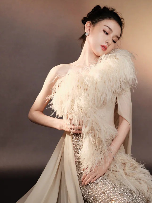 Tống Tổ Nhi có dấu hiệu sụt cân, nhan sắc còn yêu kiều như khi đóng "Khom Lưng"? - 5