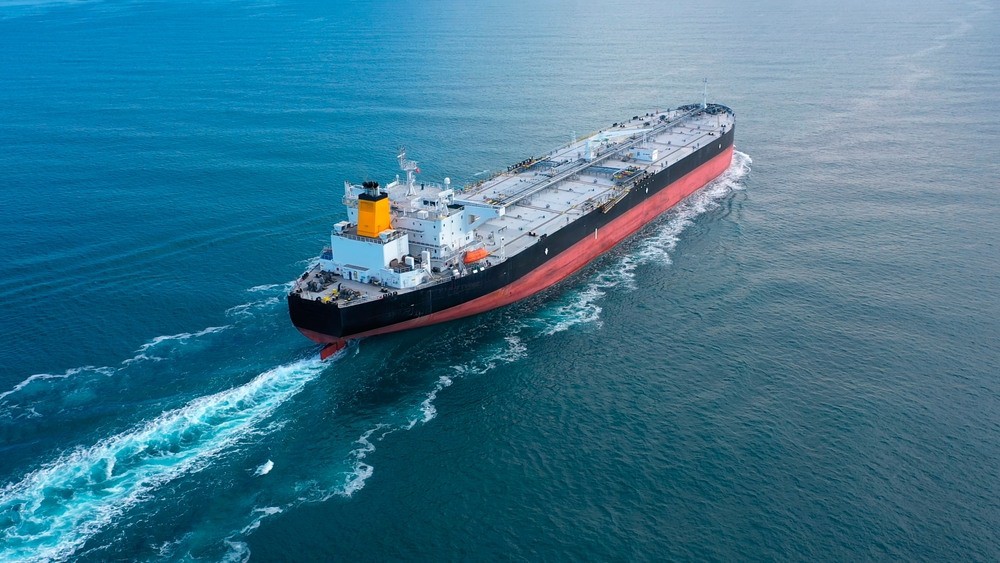 Giá dầu Brent có thể tăng vọt lên hơn 110 đô la một thùng nếu Iran đóng cửa eo biển Hormuz quan trọng, Goldman dự đoán.