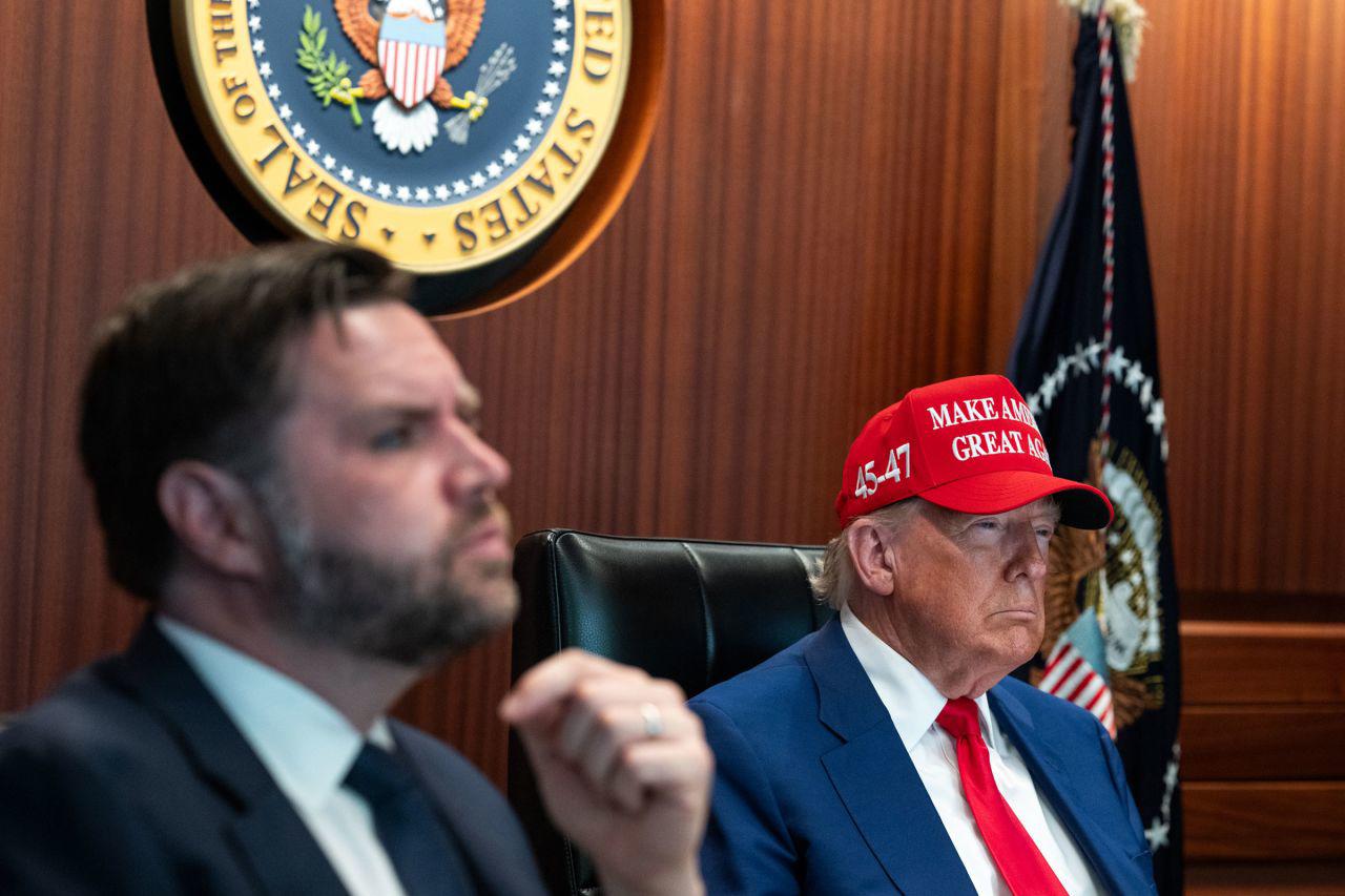 Tổng thống Mỹ DOnald Trump và Phó Tổng thống JD Vance. Ảnh: CNN