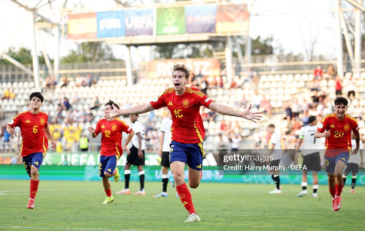 U19 Tây Ban Nha vượt qua U19 Đức trong trận cầu điên rồ