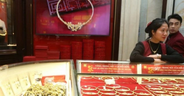 Vì sao giá vàng lao dốc bất chấp căng thẳng Tru...