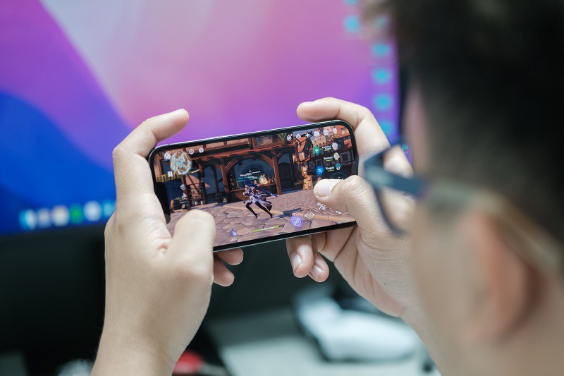 Màn hình OLED 6,1 inch hỗ trợ tần số quét 120Hz