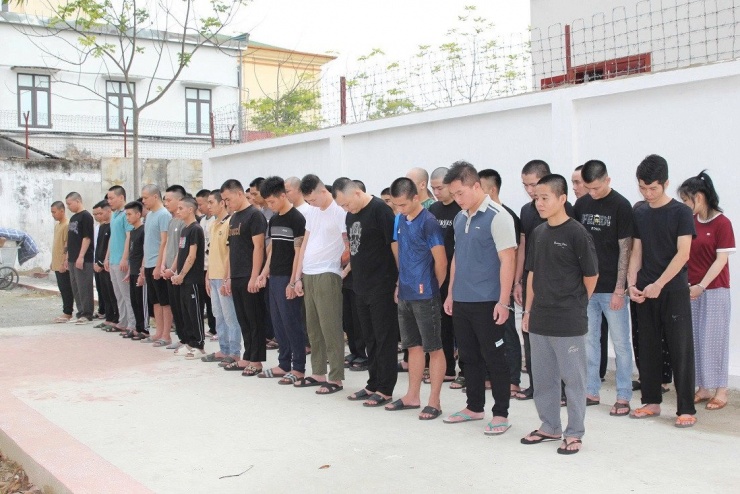 Các đối tượng bị bắt giữ khẩn cấp. Ảnh: CACC
