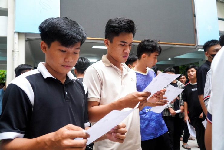 Thi tốt nghiệp THPT 2025: Khát vọng của những thí sinh lớn tuổi - 9