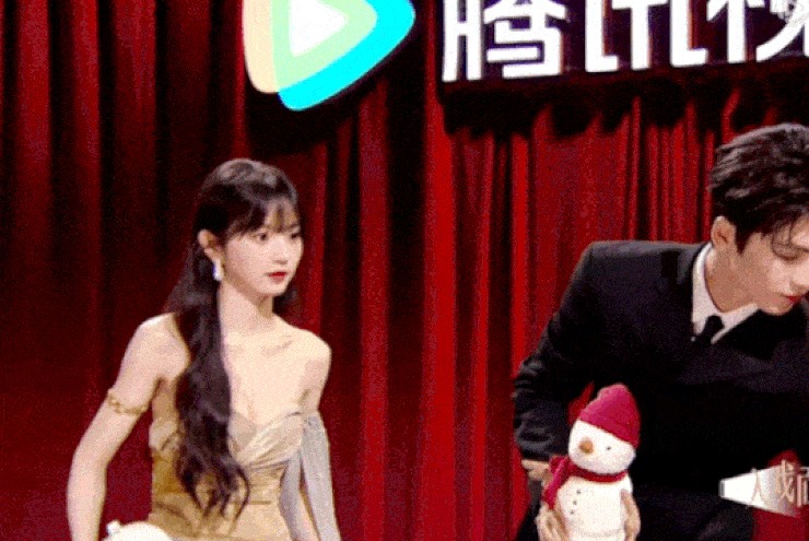  ' Búp bê sống '  Điền Hi Vi bị chỉ trích
