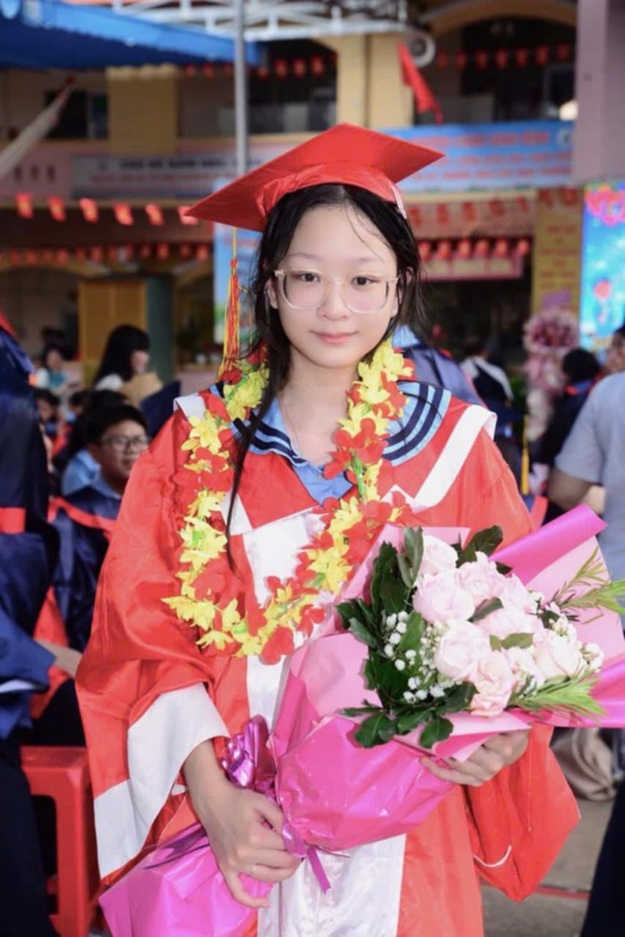 Nữ sinh Trần An Khánh trúng tuyển lớp chuyên tin Trường THPT chuyên Trần Đại Nghĩa