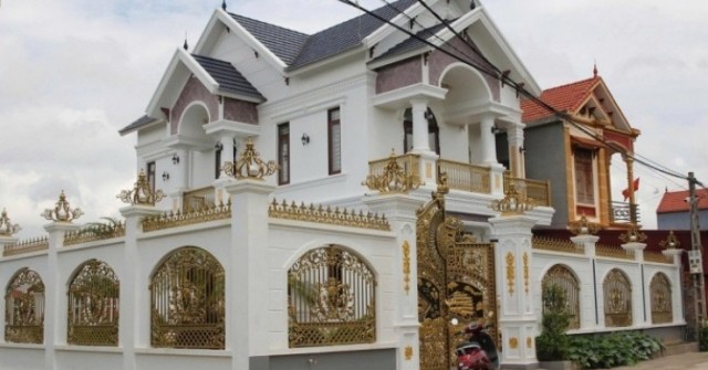 Hàng trăm cảnh sát vây bắt nhóm lừa đảo, hình ả...