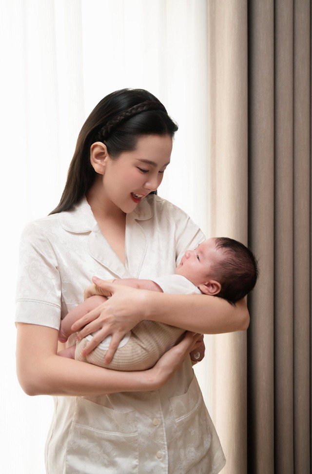 MC Mai Ngọc hạnh phúc khi được làm mẹ.