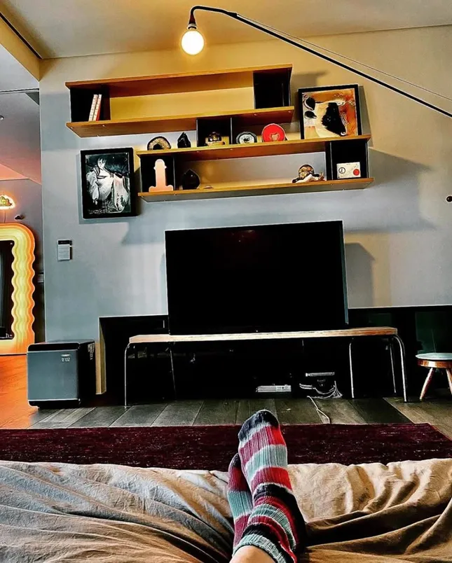 Khám phá căn penthouse của G-Dragon: Đẹp như bảo tàng nghệ thuật đương đại - 3