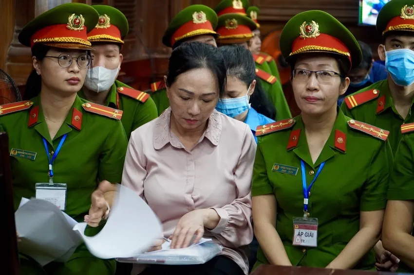 Trước ngày 1-7 những người bị kết án tử hình về tội tham ô tài sản và nhận hối lộ mà chưa thi hành án thì không thi hành và được chuyển thành án chung thân. Ảnh: HOÀNG GIANG