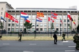 Pháo đài The Hague và bàn đàm phán lịch sử nâng sức mạnh NATO