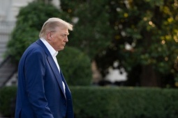 Tỉ lệ ủng hộ ông Trump ra sao sau cuộc tấn công của Mỹ vào Iran?
