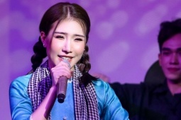 Loạt người mẫu, ca sĩ bị lừa đầu tư tiền ảo