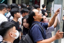 Thi tốt nghiệp THPT 2025: Khát vọng của những thí sinh lớn tuổi