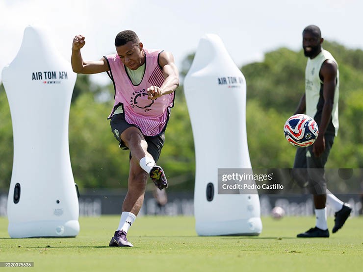 Mbappe tập luyện trở lại