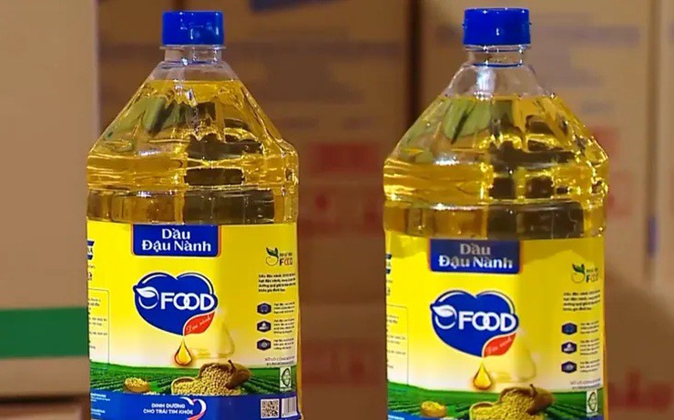 Dầu ăn Ofood được làm từ dầu thực vật dành cho thức ăn chăn nuôi - Ảnh VTV