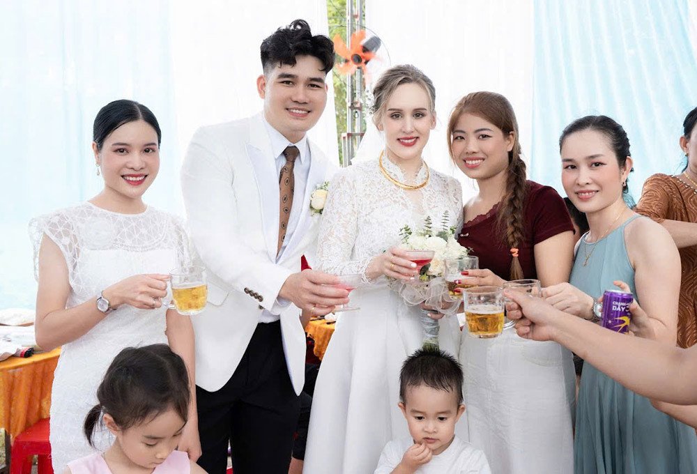 Cưới chàng trai Hà Tĩnh, cô dâu Phần Lan được cả làng khen xinh - 6