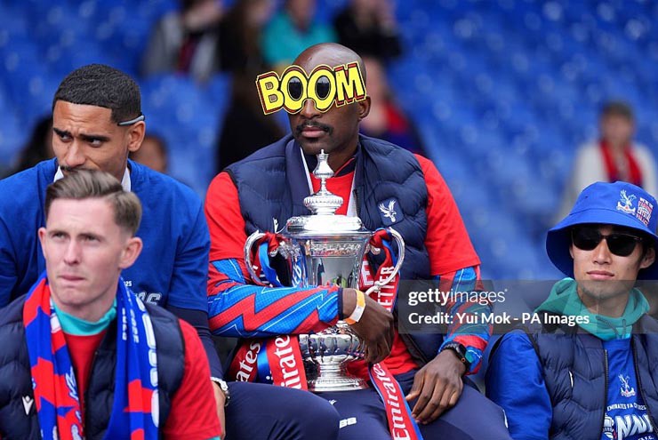 Crystal Palace chỉ xếp hạng 12 Ngoại hạng Anh mùa trước nhưng lại vô địch FA Cup