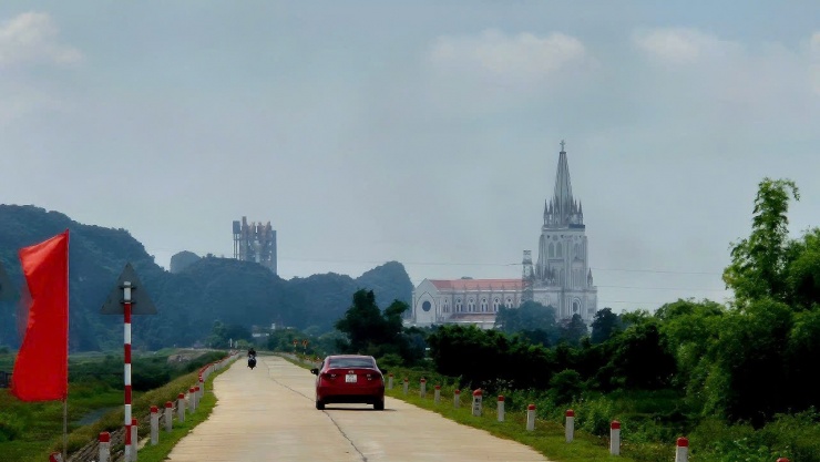 &#39;Vịnh không sóng&#39; ở Ninh Bình đẹp hoang sơ, có loài quý hiếm bậc nhất thế giới - 2