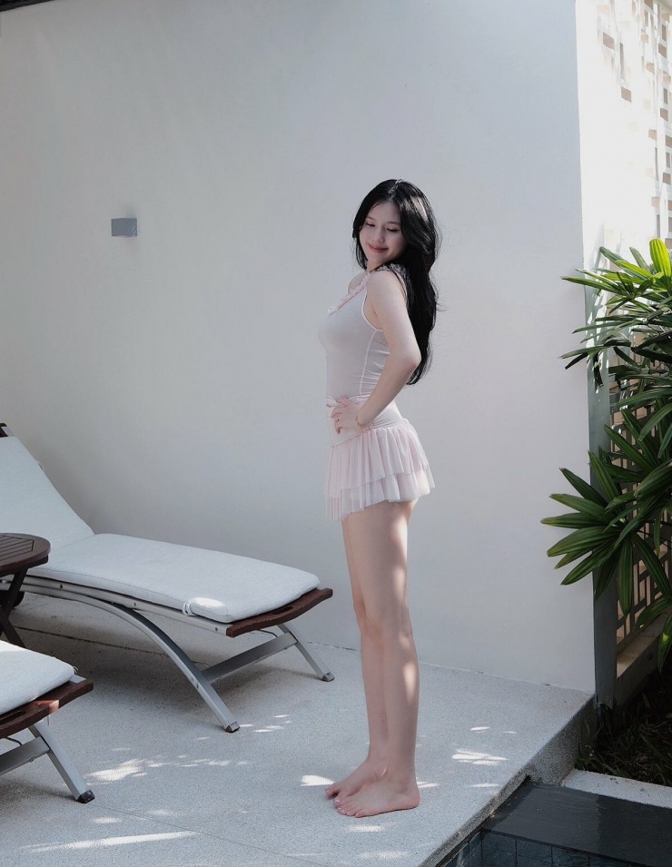 Vợ Thành Chung được khen &#39;xinh như công chúa&#39; - 2