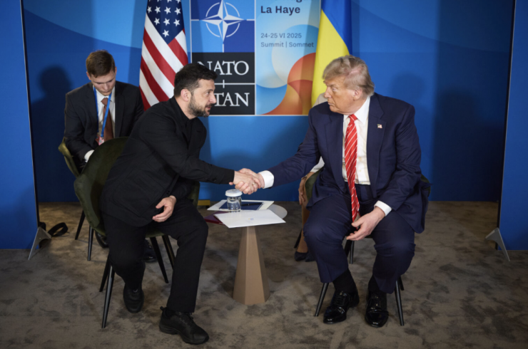 Tổng thống Donald Trump và Tổng thống Ukraine Volodymyr Zelensky đã có cuộc họp kéo dài 50 phút tại hội nghị thượng đỉnh NATO. Ảnh: X