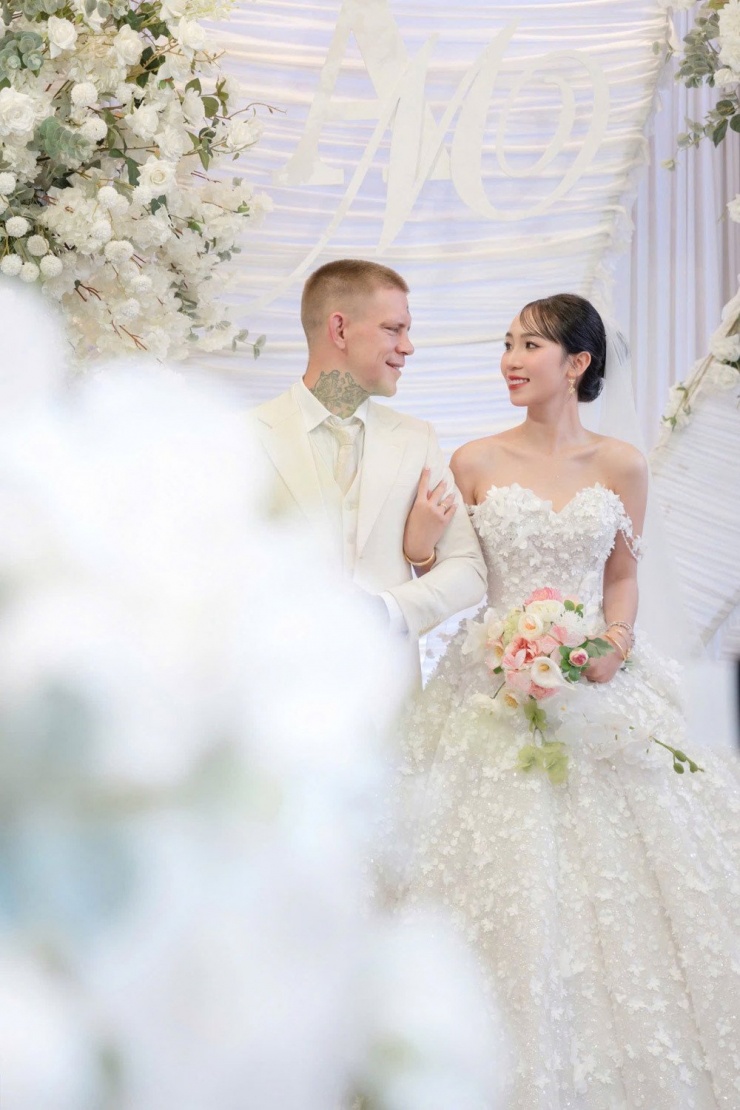 Chàng võ sĩ Úc lấy vợ ở Huế, ngỡ ngàng trước đám cưới 500 khách mời - 2
