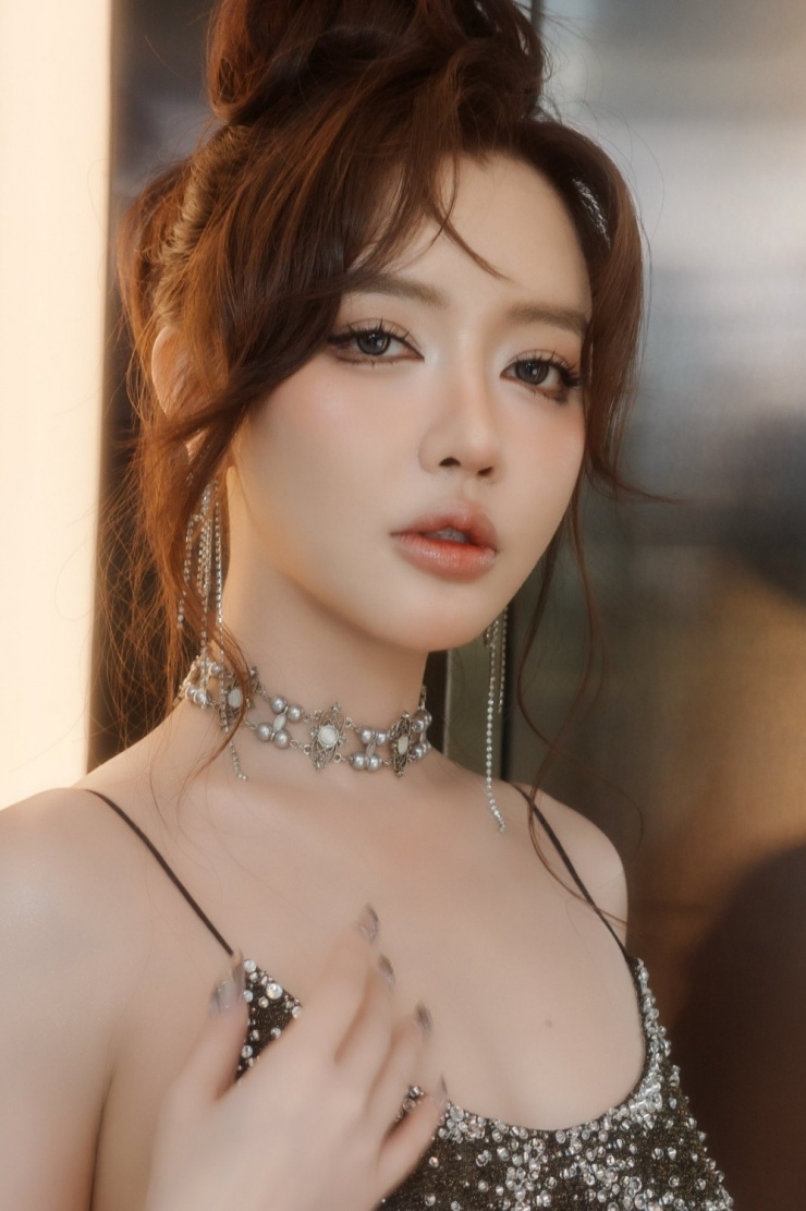 Phong cách gợi cảm của &#39;Em xinh&#39; Bích Phương - 6