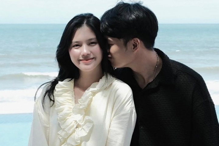 Vợ Thành Chung được khen 'xinh như công chúa'