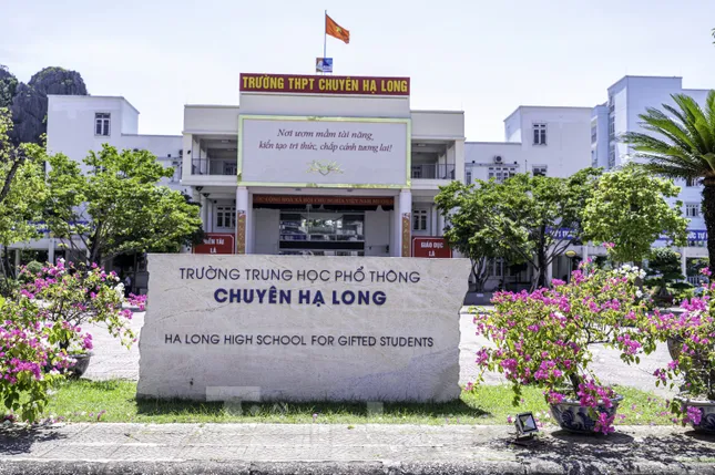 Sỹ tử hoàn thành bài Ngữ Văn, đề dễ thở, thí sinh phấn khởi - 38