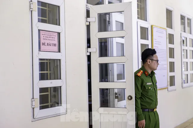 Sỹ tử hoàn thành bài Ngữ Văn, đề dễ thở, thí sinh phấn khởi - 41