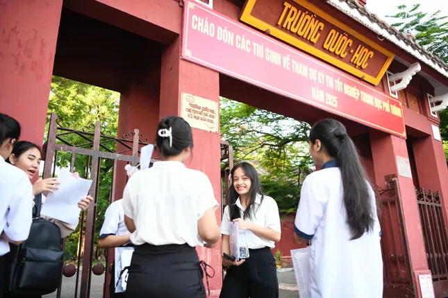 Sỹ tử hoàn thành bài Ngữ Văn, đề dễ thở, thí sinh phấn khởi - 44