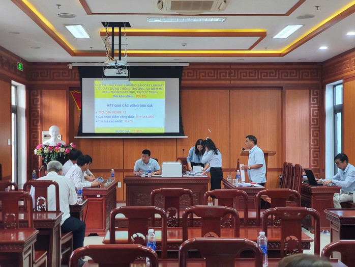 Sau 11 vòng đấu, Công ty TNHH Thương mại Dịch vụ Hân Hiền Hậu trúng đấu giá mỏ cát với số tiền hơn 138 tỉ đồng