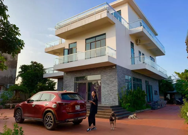Vợ chồng Hữu Công đang gây chú ý trên MXH: Từng dính nghi vấn ‘né thuế’, sở hữu tài sản "khủng" cỡ nào? - 4