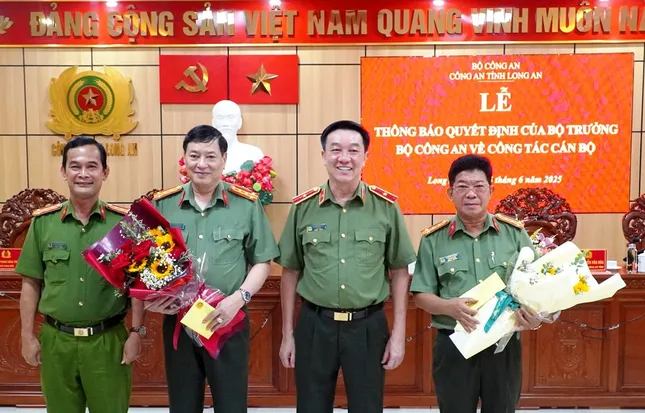 Hai Phó Giám đốc Công an tỉnh Long An nhận nhiệm vụ mới ở Bộ Công an - 1