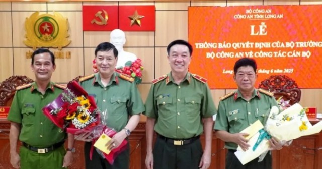 Hai Phó Giám đốc Công an tỉnh Long An nhận nhiệ...