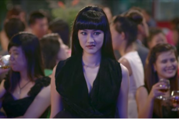 Maya trong "Scandal - Bí mật thảm đỏ" được xem là có diễn xuất "thoát vòng" vai Trà My có ánh mặt sắc lạnh cùng những câu thoại gai góc. Vai diễn này đã giúp cô có được sự quan tâm trong suốt năm 2012.