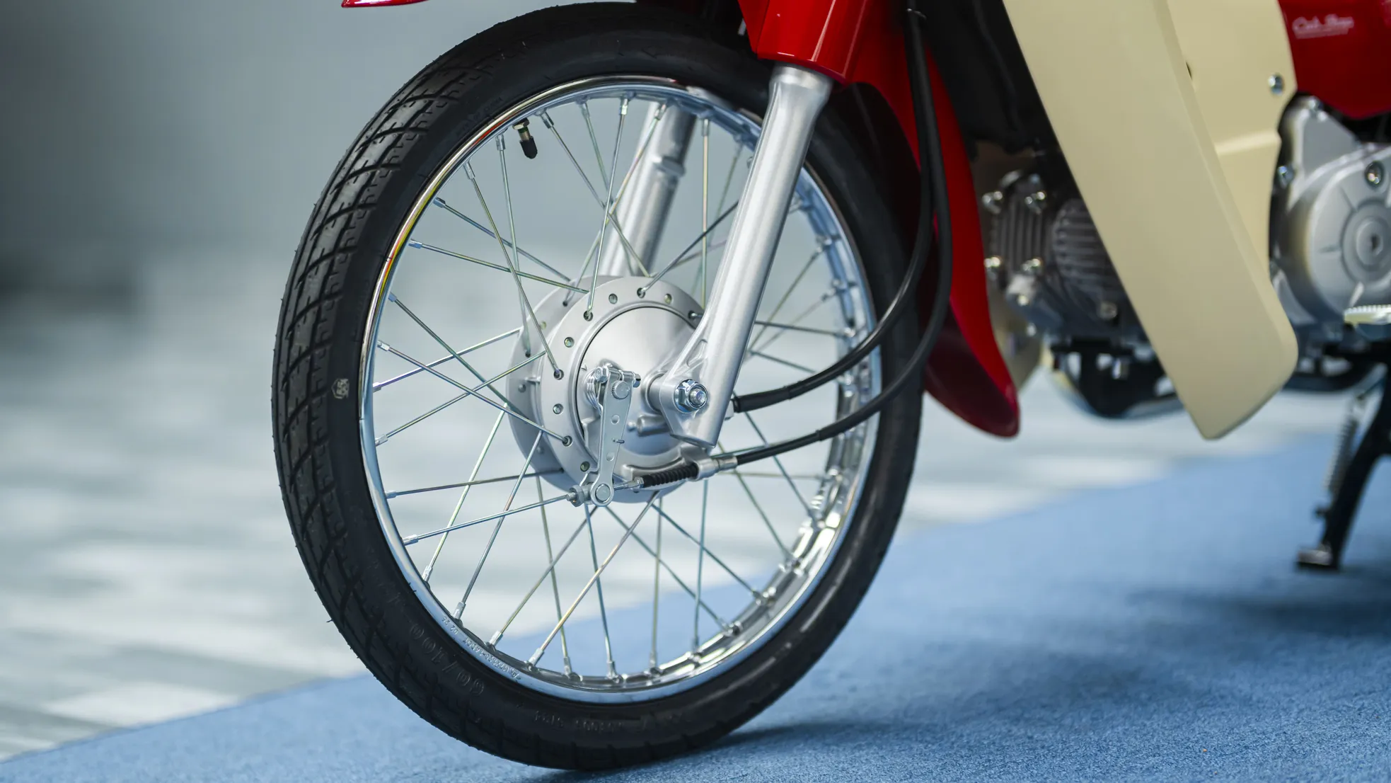Honda Super Cub bản giới hạn được đưa về Việt Nam - 9