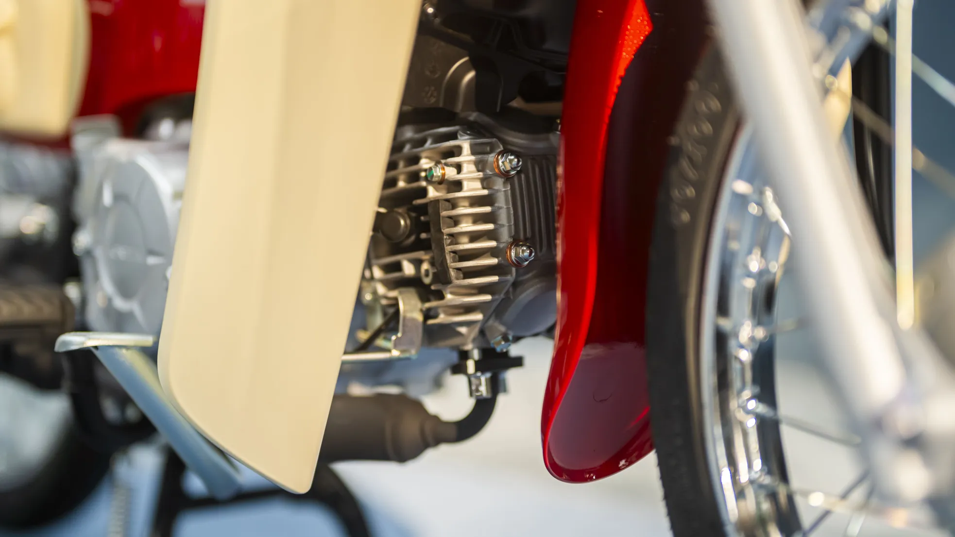 Honda Super Cub bản giới hạn được đưa về Việt Nam - 13