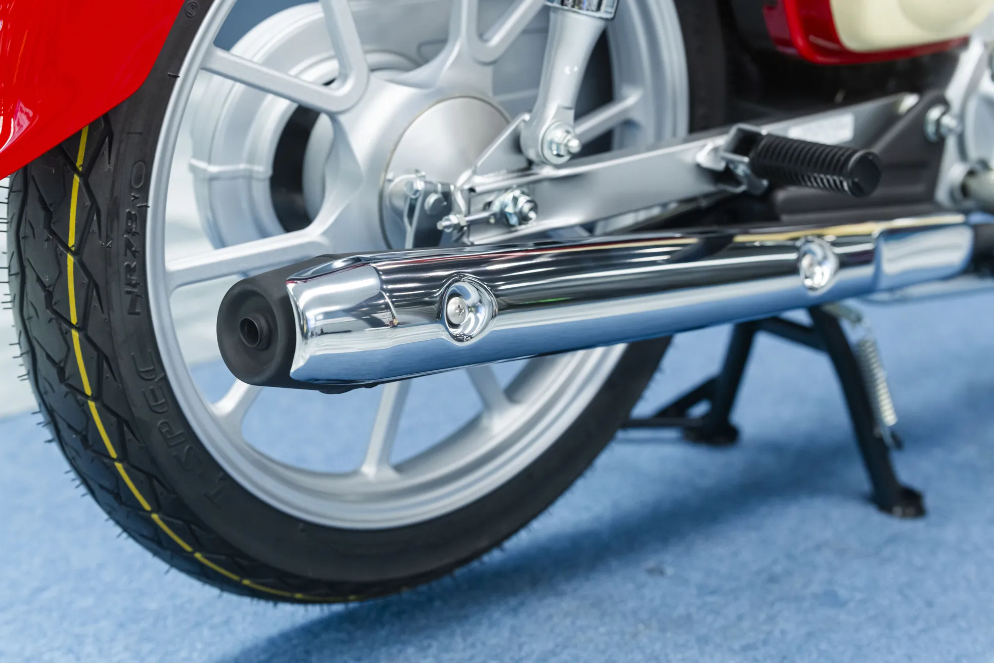 Honda Super Cub bản giới hạn được đưa về Việt Nam - 11