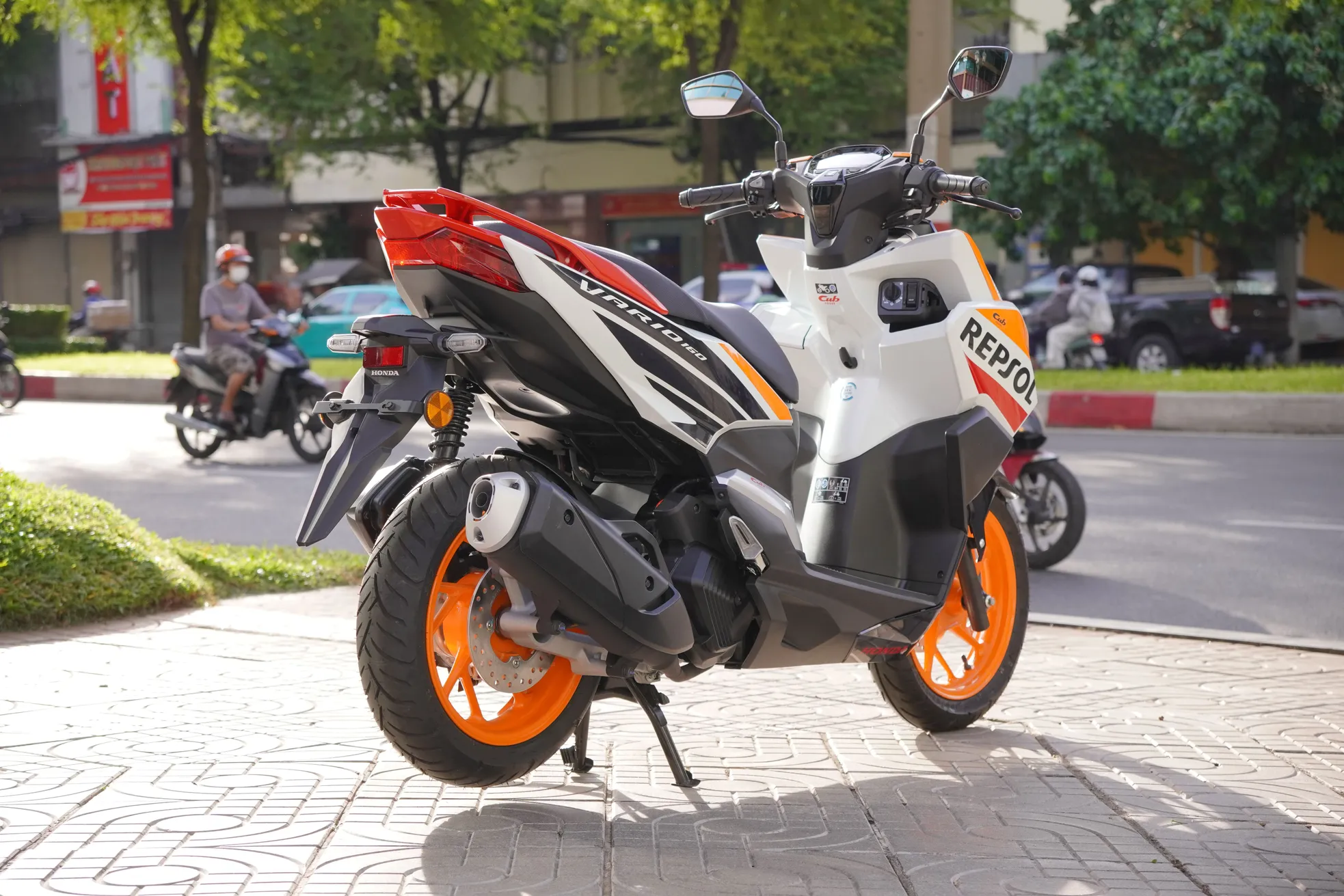 Cận cảnh Honda Vario bản giới hạn Repsol vừa về Việt Nam - 3