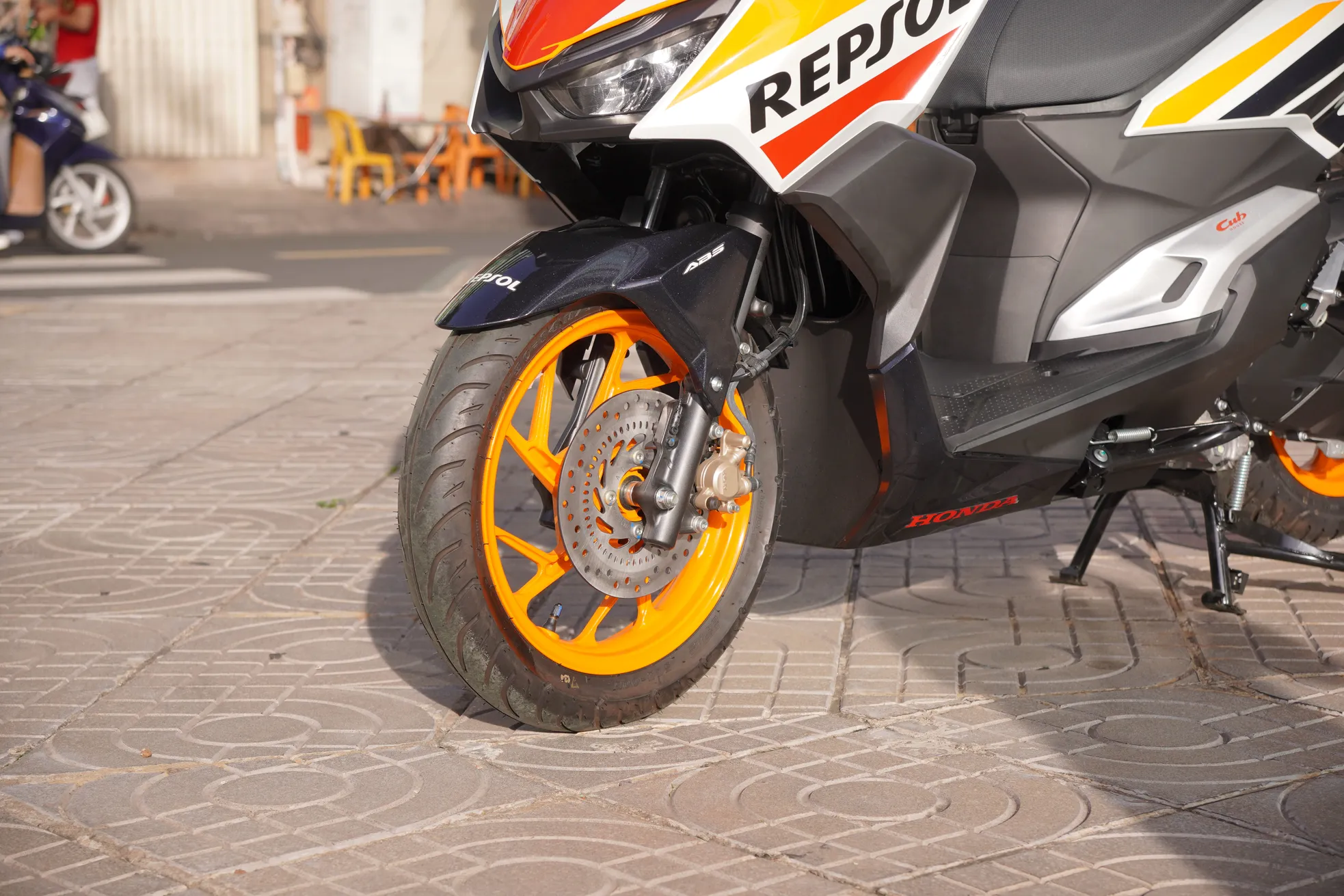 Cận cảnh Honda Vario bản giới hạn Repsol vừa về Việt Nam - 7