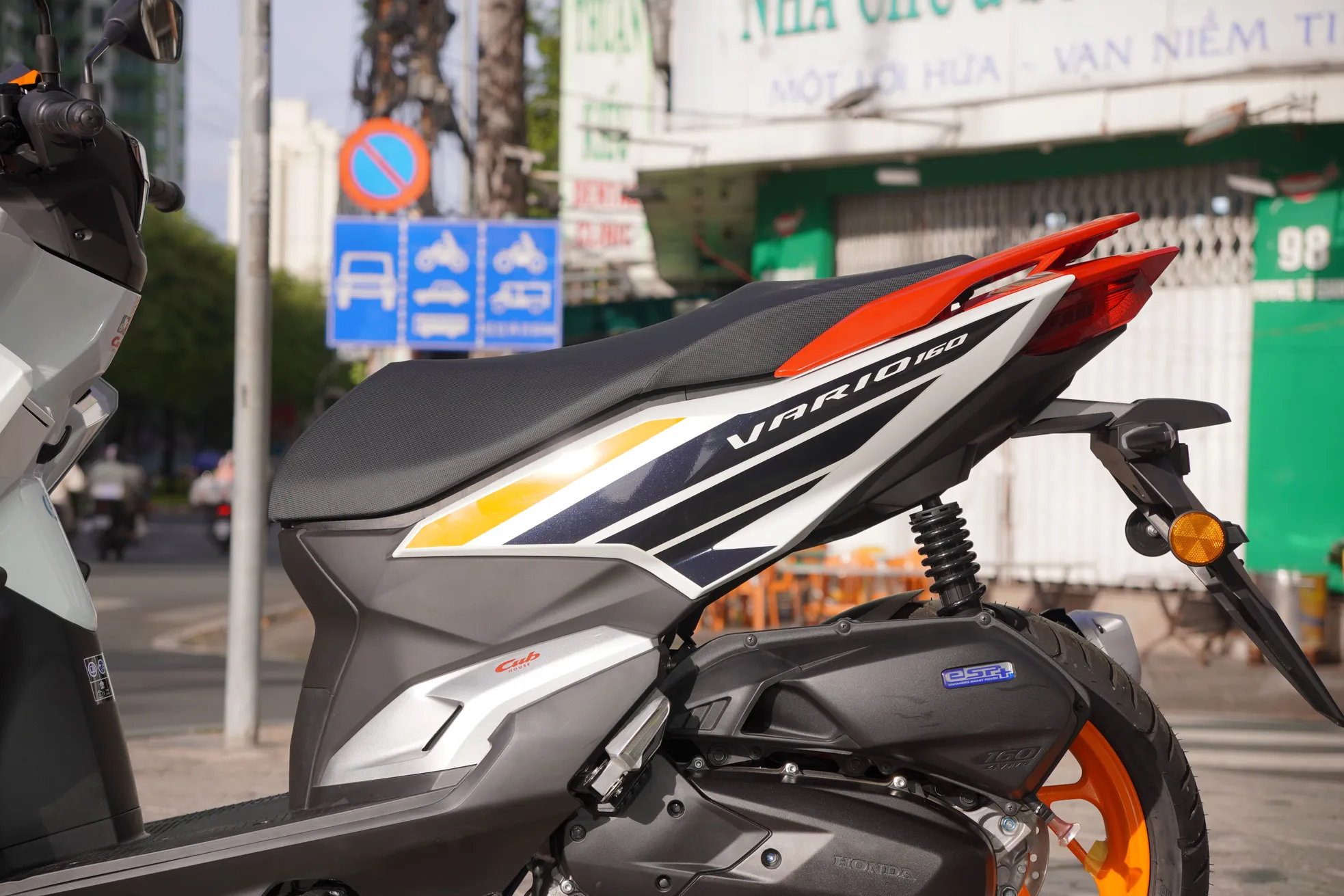 Cận cảnh Honda Vario bản giới hạn Repsol vừa về Việt Nam - 5