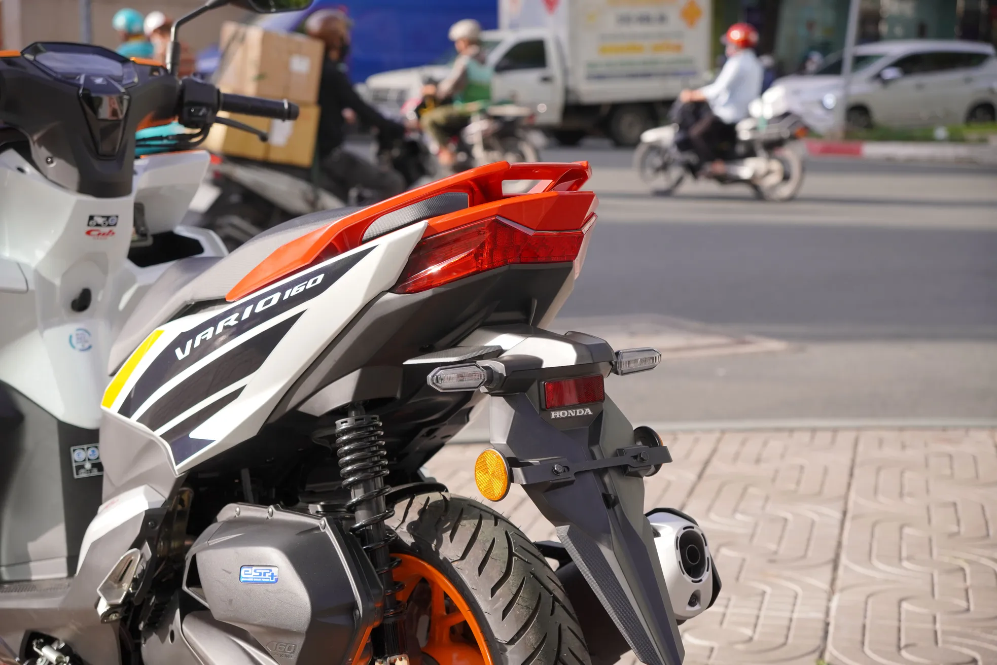 Cận cảnh Honda Vario bản giới hạn Repsol vừa về Việt Nam - 8