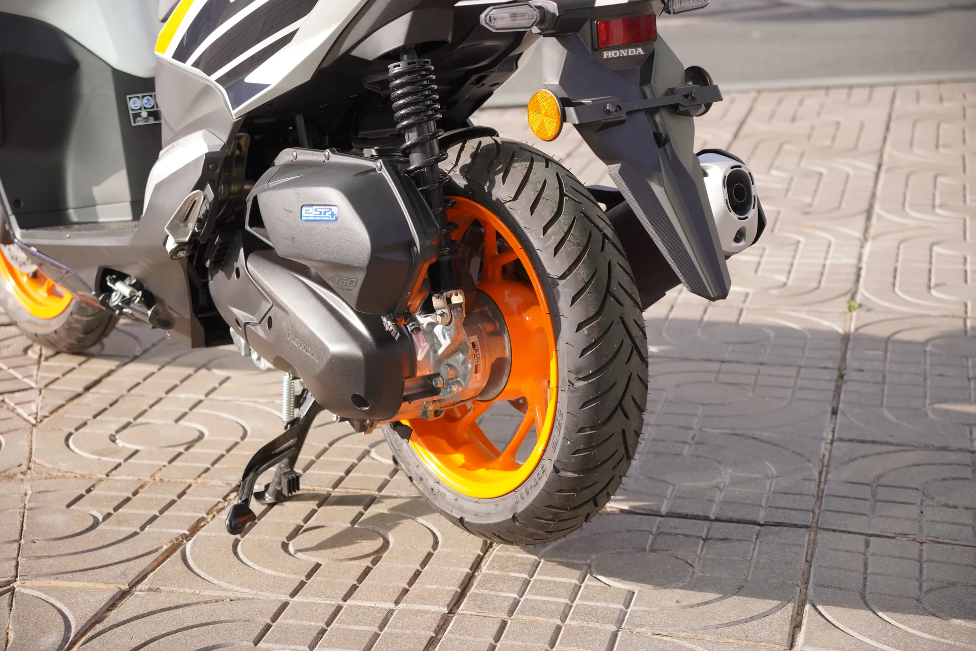 Cận cảnh Honda Vario bản giới hạn Repsol vừa về Việt Nam - 14