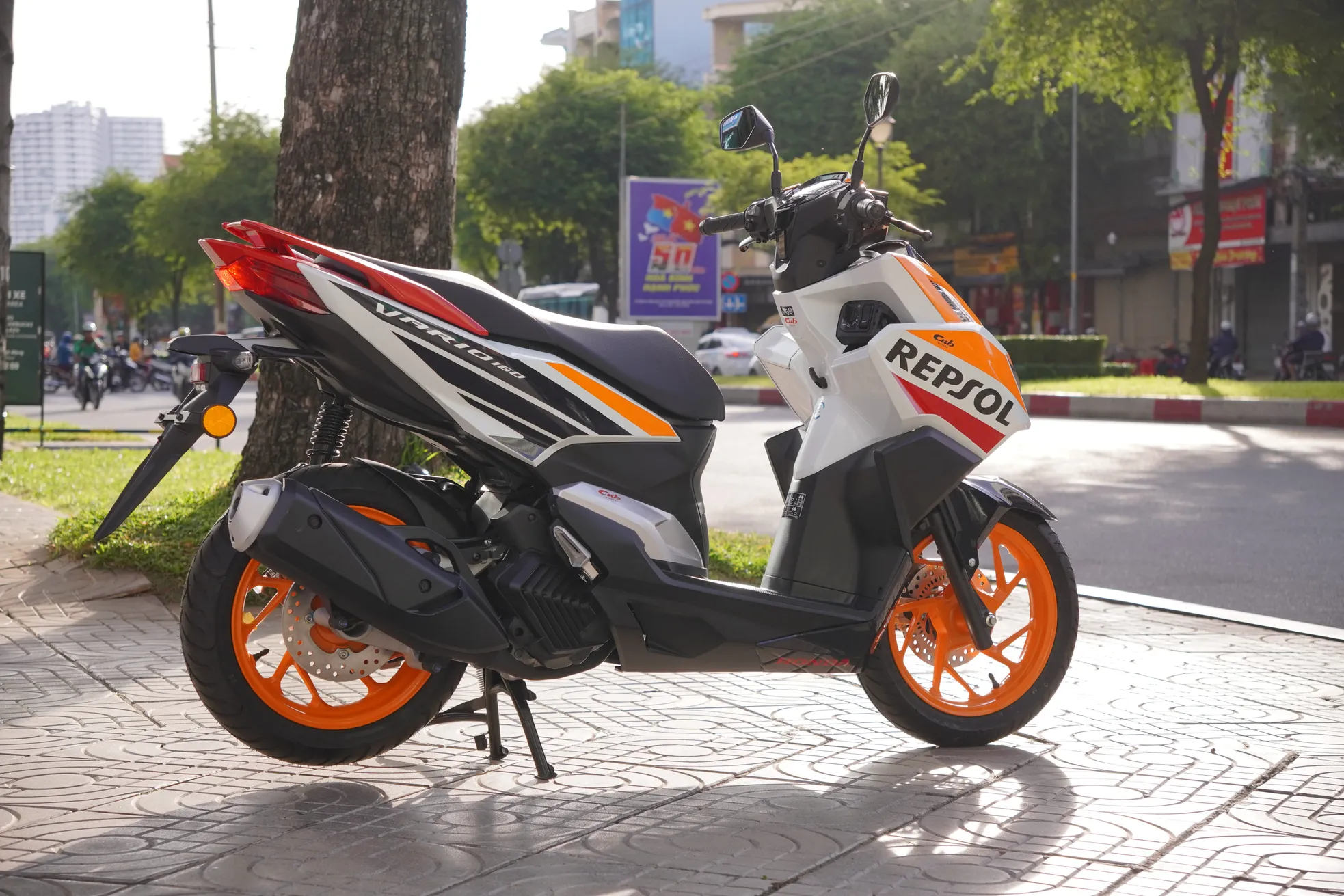 Cận cảnh Honda Vario bản giới hạn Repsol vừa về Việt Nam - 4