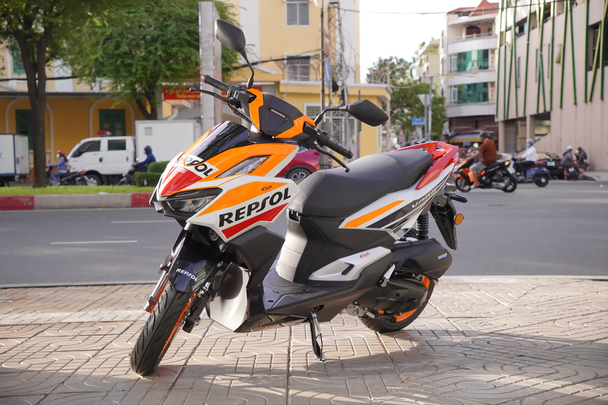 Cận cảnh Honda Vario bản giới hạn Repsol vừa về Việt Nam - 16